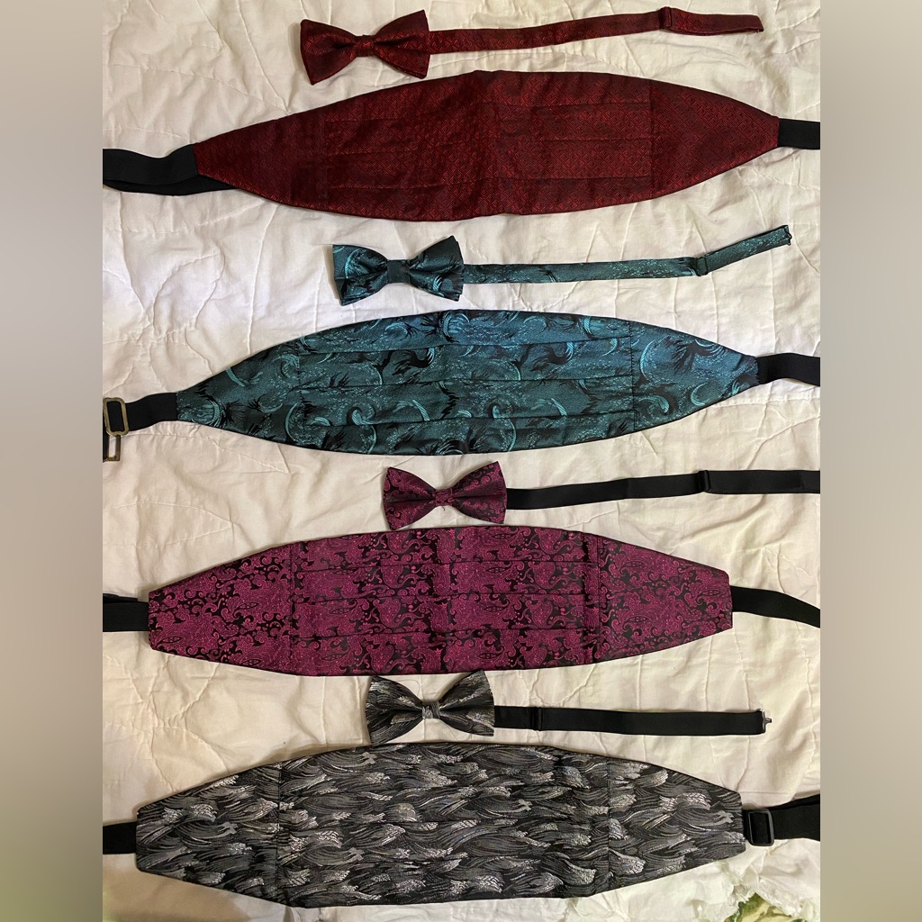 Set Of 5 Tie And Cumber Bun Sets Along With Cuff Links And Buttons